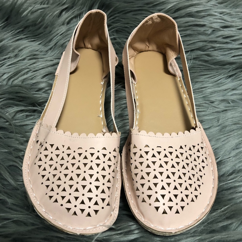 NWOT VERY SOFT COMFORTABLE BEIGE/BLUSH SHOES